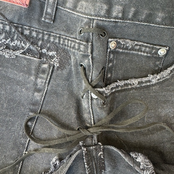 One Teaspoon Distressed Black Shorts - Picture 5 of 5